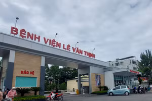 15 học sinh tại 4 trường tiểu học trên địa bàn TP Thủ Đức nghi bị ngộ độc phải nhập viện. 