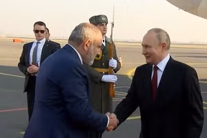 Tổng thống Putin đến Armenia