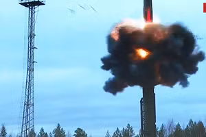 Nga phóng tên lửa trong cuộc tập trận.