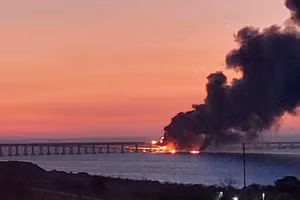 Vụ cháy trên cầu Crimea