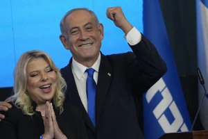 Ông Benjamin Netanyahu và phu nhân.