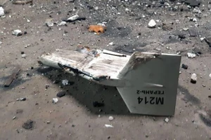 Bức ảnh cho thấy mảnh vỡ của một vật mà Kiev cho là từ UAV Shahed của Iran bị bắn rơi gần Kupyansk.