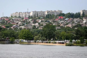 Sông Dnepr và thành phố Kherson.