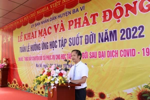 Phó Chủ tịch UBND huyện Ba Vì Nguyễn Đức Anh phát biểu khai mạc và phát động tuần lễ hưởng ứng học tập suốt đời năm 2022.