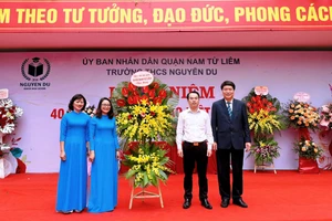 Trường THCS Nguyễn Du - Nam Từ Liêm được nhận Bằng khen của UBND TP Hà Nội do có nhiều thành tích trong năm học 2021-2022.