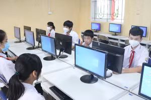 Trường THCS Dạ Trạch (Khoái Châu, Hưng Yên) vừa được tiếp nhận 26 máy tính mới phục vụ nhu cầu giảng dạy môn Tin học.