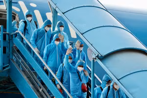 Thêm 2 bị can bị khởi tố liên quan đến vụ án chuyến bay giải cứu. 