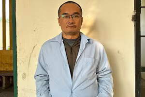 Trần Hồng Tiến tại cơ quan công an.