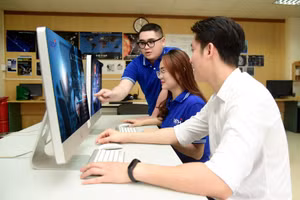 Sinh viên Trường ĐH Khoa học và Công nghệ Hà Nội. Ảnh: NTCC