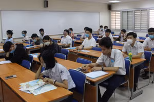 Thí sinh tham dự Kỳ thi đánh giá năng lực của ĐHQG TPHCM năm 2022. 