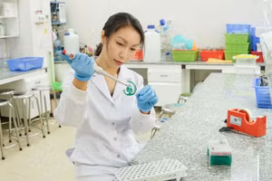 PGS.TS Nguyễn Phương Thảo, giảng viên Khoa Công nghệ sinh học, Trường ĐH Quốc tế (ĐH Quốc gia TPHCM). Ảnh: HCMIU