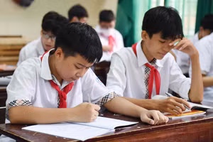 Sở GD-ĐT Hà Nội tổ chức một kỳ thi chung vào lớp 10 cho tất cả các trường THPT công lập. Ảnh minh họa: INT