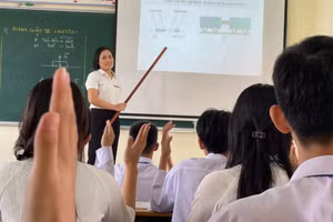 100% đội ngũ giáo viên Trường THPT Nguyễn Đình Liễn ứng dụng thành thạo CNTT trong dạy học. Ảnh: TG