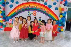 Cô Dương Bảo Ngân Hà, Hiệu trưởng Trường Mầm non Hoa Mai (huyện Cù Lao Dung).