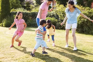 Đôi khi trẻ chờ giải pháp của người lớn để biết cách sử dụng kỹ năng kiên nhẫn. Ảnh minh họa.