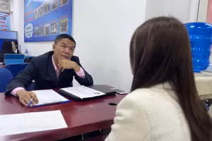 Người lao động được phỏng vấn tại một trung tâm việc làm. Ảnh: Phạm Hiền