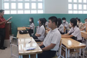 Học sinh TPHCM tham gia kỳ thi lớp 10 năm học 2023 - 2024.