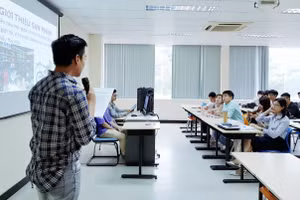 Thương mại điện tử đang trở thành xu hướng nhờ sự phát triển của Internet và nhu cầu mua hàng online. Ảnh: CĐSG