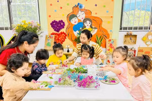 Tiết học của cô trò Trường Mầm non Sao Mai (TP Hà Nội). Ảnh: NTCC