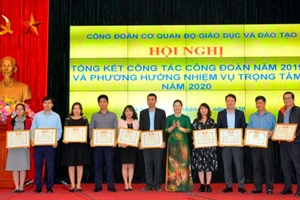 Nhiều cán bộ, đoàn viên công đoàn hoàn thành xuất sắc nhiệm vụ được giao.