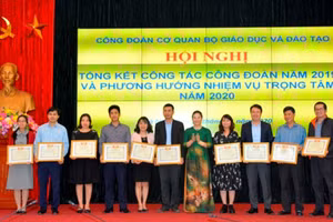 Nhiều cán bộ, đoàn viên công đoàn hoàn thành xuất sắc nhiệm vụ được giao.