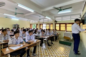 Học sinh Trường THPT Hàng Hải, Hải Phòng, ôn luyện cho Kỳ thi tốt nghiệp THPT. Ảnh: NVCC