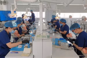 Giờ thực hành của sinh viên Khoa Y Dược - Trường ĐH Trà Vinh. Ảnh: TG