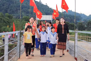 Đội ngũ nhà giáo mong các chính sách đặc thù sớm được thực hiện để họ có thể toàn tâm, toàn ý cống hiến, giảng dạy. Ảnh: Hồ Lài