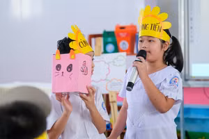 Học sinh Cần Thơ trình bày sản phẩm STEM.