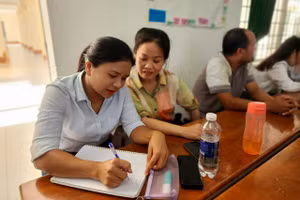 Đội ngũ giáo viên Đắk Lắk tập trung nghiên cứu các chuyên đề bồi dưỡng, tập huấn.