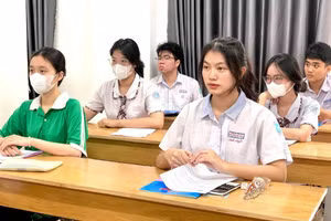 Thí sinh dự kỳ thi đánh giá năng lực do Đại học Quốc gia TPHCM tổ chức năm 2023. Ảnh: INT