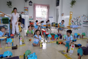 Cô trò Trường Mầm non Hoa ti gôn tại Quận 12.