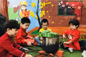 Trẻ cần được người lớn hướng dẫn về các hoạt động của ngày Tết.