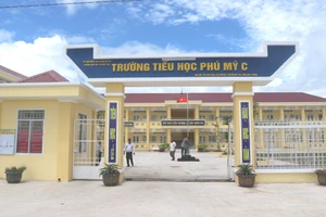 Trường Tiểu học Phú Mỹ C, huyện Mỹ Tú (Sóc Trăng) được đầu tư xây dựng khang trang.