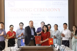 Trường Đại học Kinh tế - Đại học Đà Nẵng và Đại học Lincoln (New Zealand) ký kết hợp tác trong chuyển tiếp sinh viên. 