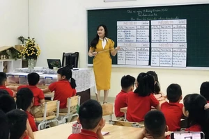 Giờ dạy của cô Nguyễn Khánh Linh - giáo viên Trường Tiểu học Tràng An. Ảnh: NTCC