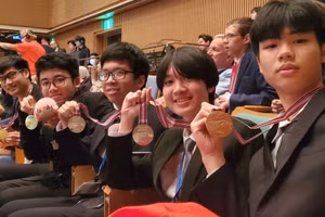 Các thành viên đội tuyển Việt Nam dự thi Olympic Vật lý quốc tế năm 2023. Ảnh: ITN