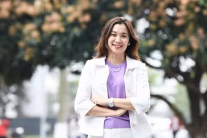 PGS.TS Vũ Thu Trang luôn nỗ lực theo đuổi đam mê nghiên cứu khoa học và biết cách cân bằng cuộc sống gia đình. Ảnh: Đình Tuệ