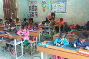 Cô Lý Thị Thu trong giờ lên lớp.