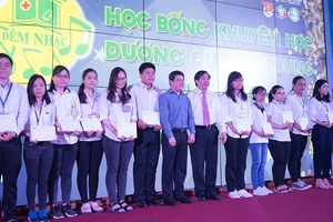 Quỹ học bổng Dương Quang Trung của Trường ĐH Y khoa Phạm Ngọc Thạch cấp học bổng cho sinh viên có hoàn cảnh khó khăn. Ảnh: ĐHYK Phạm Ngọc Thạch