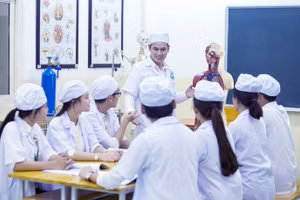 Đào tạo nhân lực lĩnh vực y - dược chưa đồng đều giữa các trường cùng ngành nghề đào tạo. Ảnh minh họa