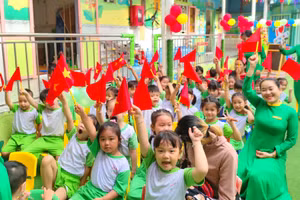 Học sinh Trường Mầm non 19 Tháng 5 trong ngày khai giảng năm học 2023 - 2024. Ảnh: Hồ Phúc