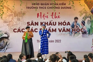 Hội thi sân khấu hóa các tác phẩm văn học tại Trường THCS Chương Dương (Hà Nội) được tổ chức hằng năm. Ảnh: TG