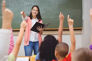 Luxembourg trả lương cho giáo viên cao nhất thế giới.