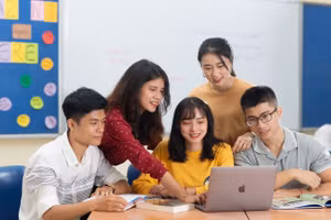 Sinh viên Viện Ngoại ngữ - ĐH Bách khoa Hà Nội. Ảnh: Kim Chi