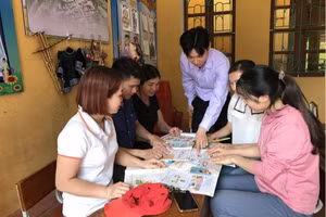 Một buổi sinh hoạt chuyên môn của các nhà giáo ở huyện vùng cao Trạm Tấu. Ảnh: TG