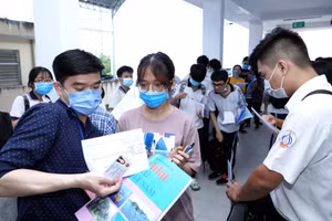 Thí sinh tham dự Kỳ thi tốt nghiệp THPT 2022 tại TPHCM. Ảnh: INT