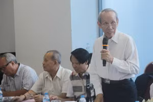 GS.TS Trần Hồng Quân phát biểu trong một cuộc họp. Ảnh: ITN