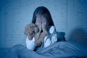 Nhiều trẻ sợ ma ảnh hưởng tới sức khỏe, tinh thần. Ảnh minh họa.