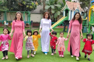 Cô và trò Trường Mầm non Tứ Hiệp A, Thanh Trì (Hà Nội).